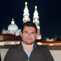Alex R.